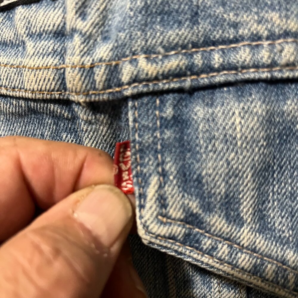 Authentic Levi's Denim Jacket - Picture 3 of 7